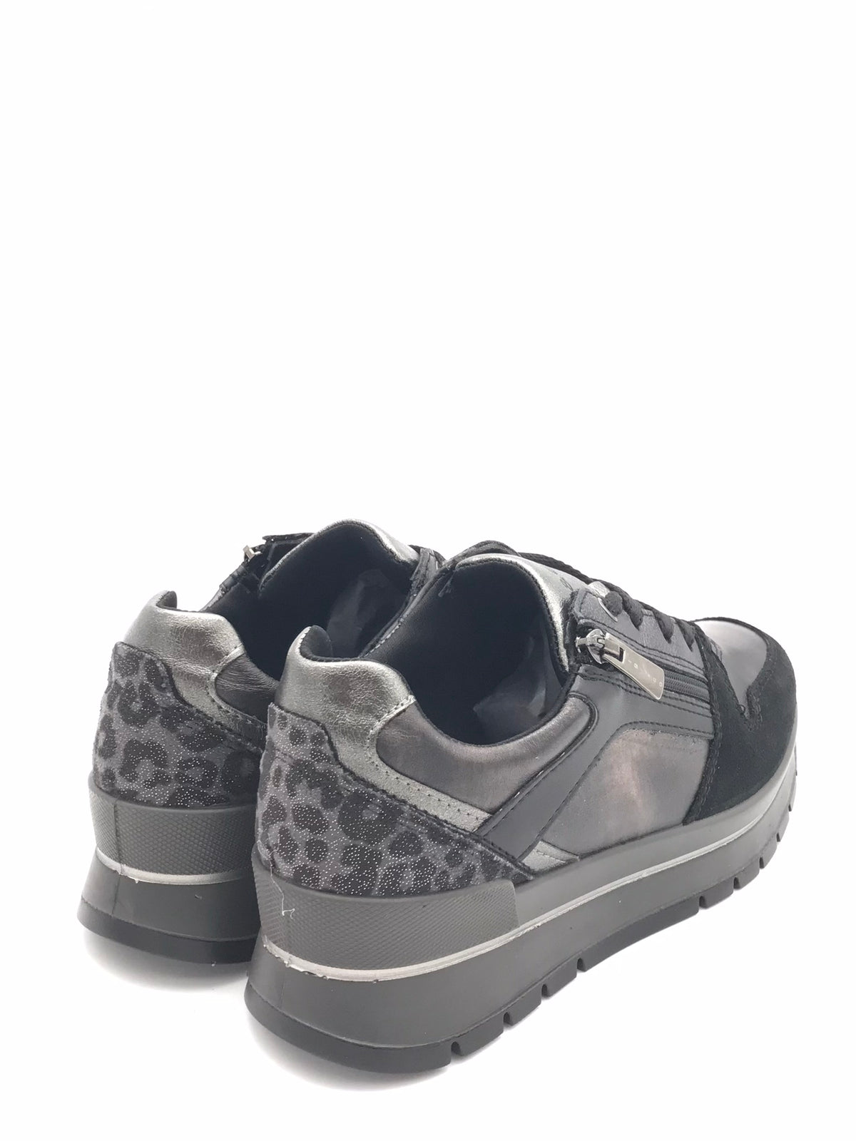 Sneakers Anika in pelle laminata acciaio e nero 2174100 ACCIAIO IGI&CO 