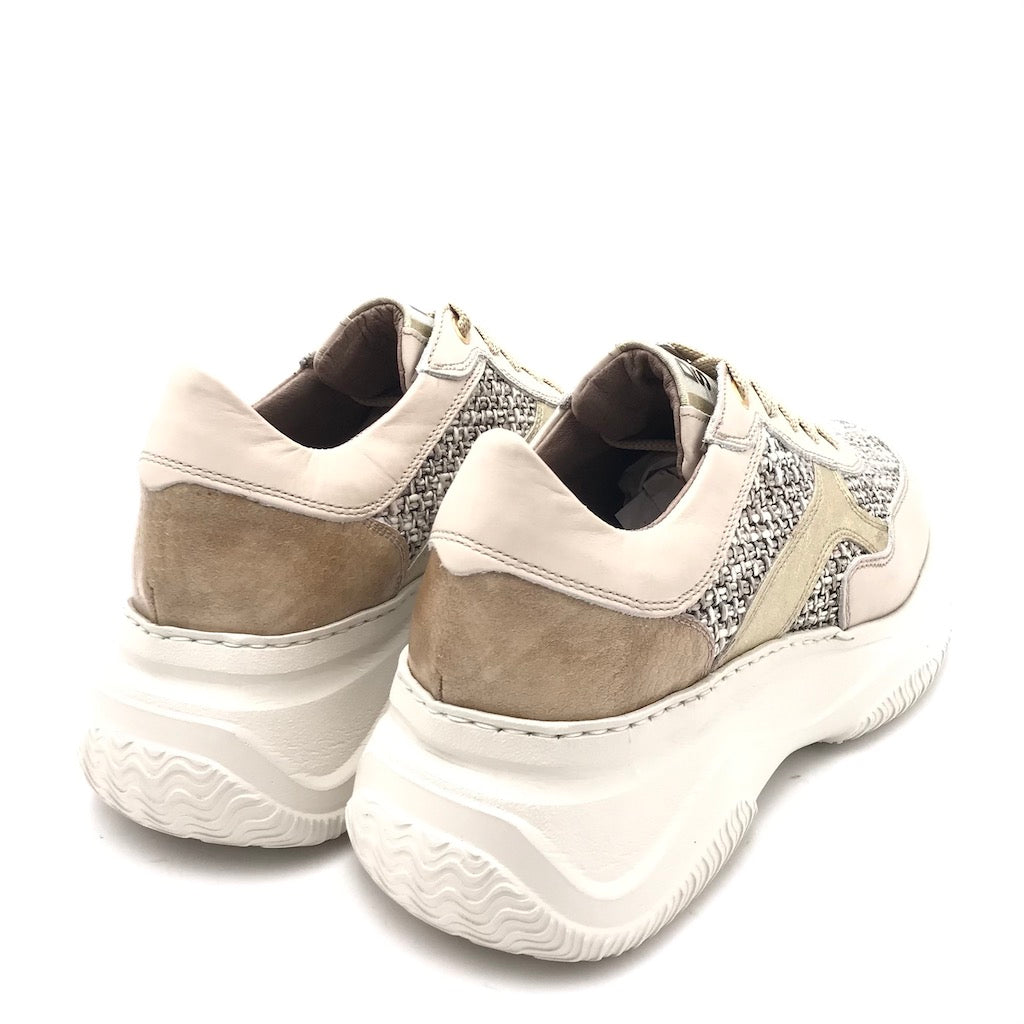 Sneakers in pelle latte