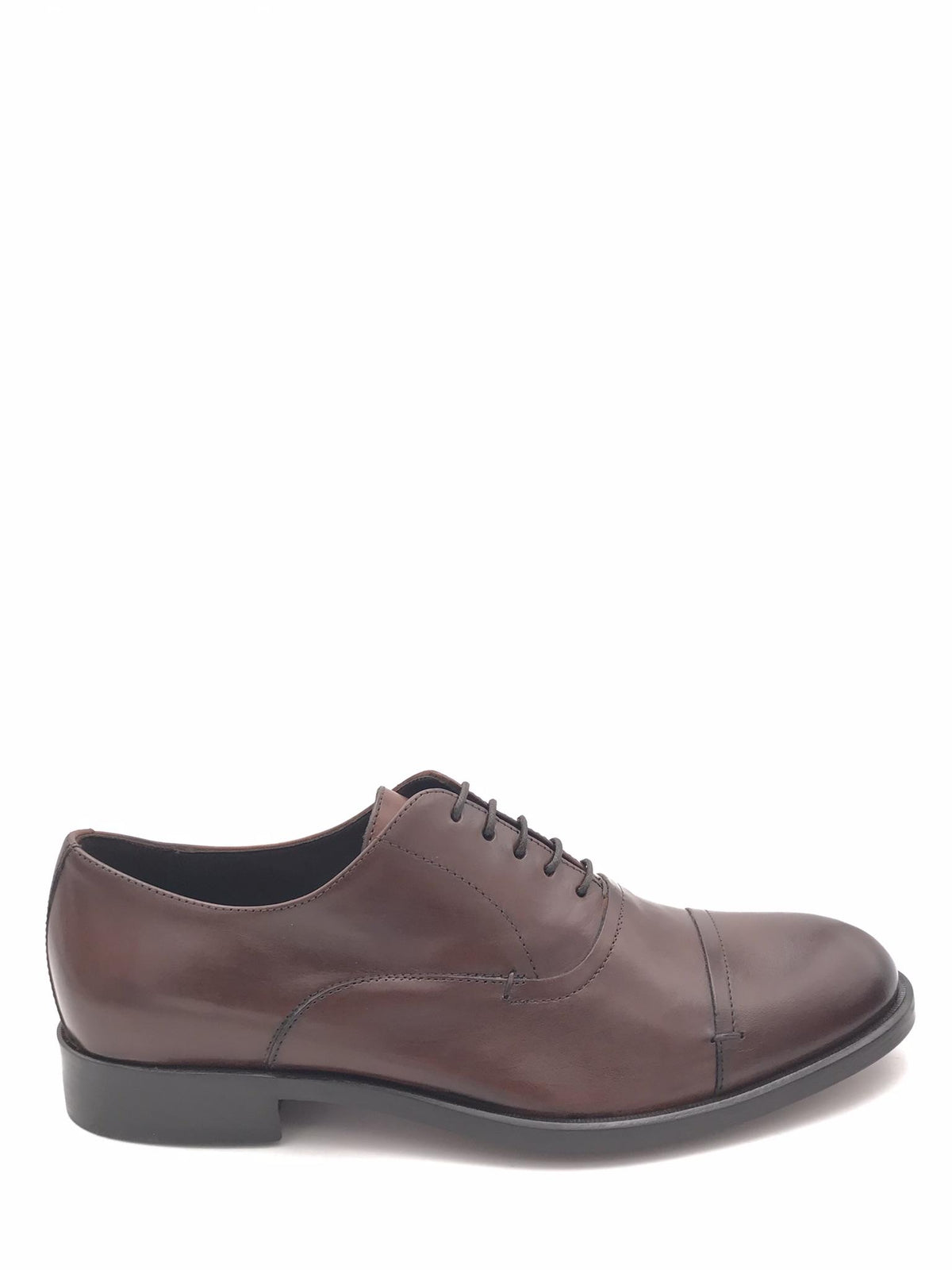 Scarpa allacciata elegante marrone