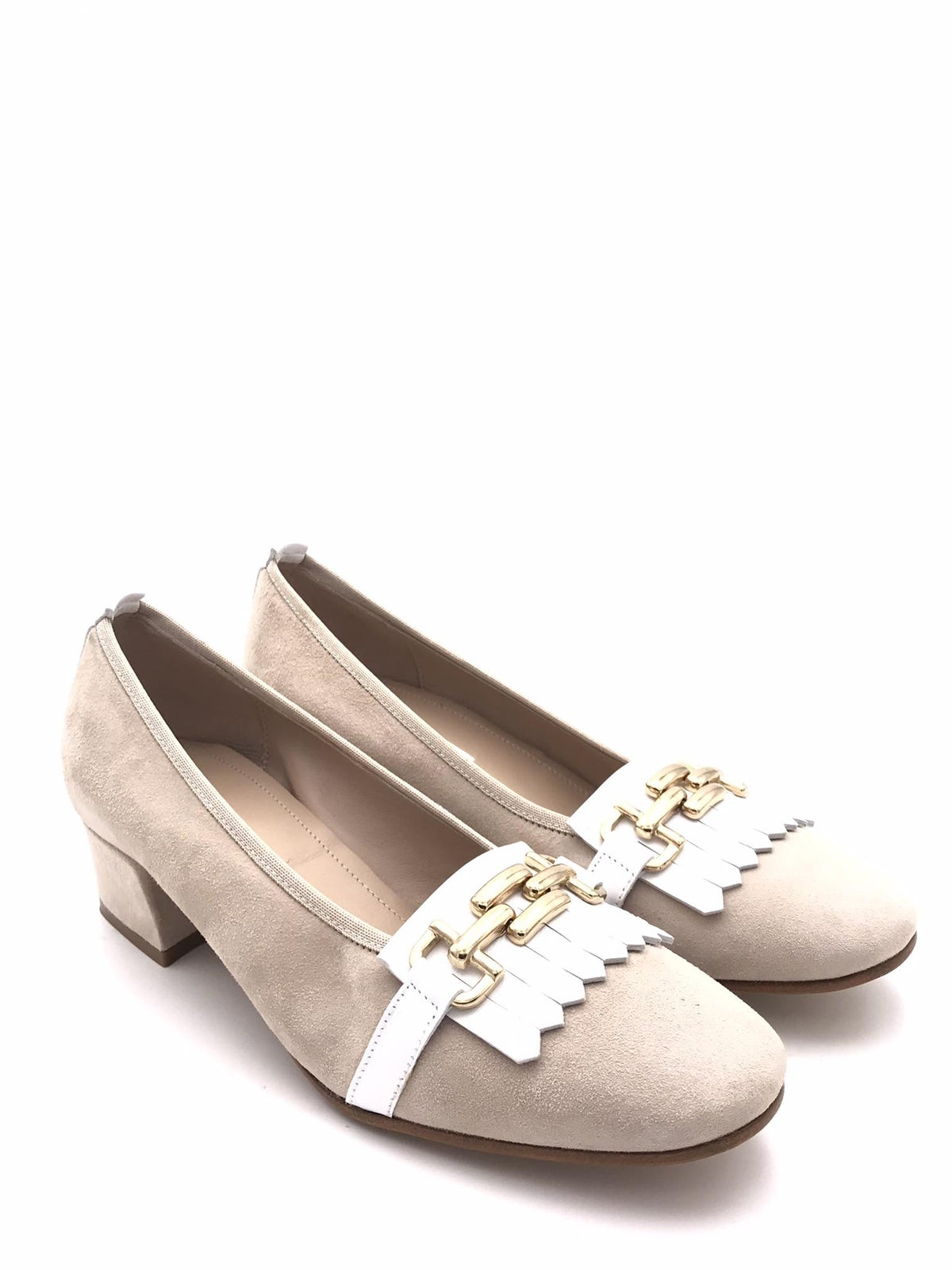 Decolletè Carla con frangia in camoscio beige<BR/>