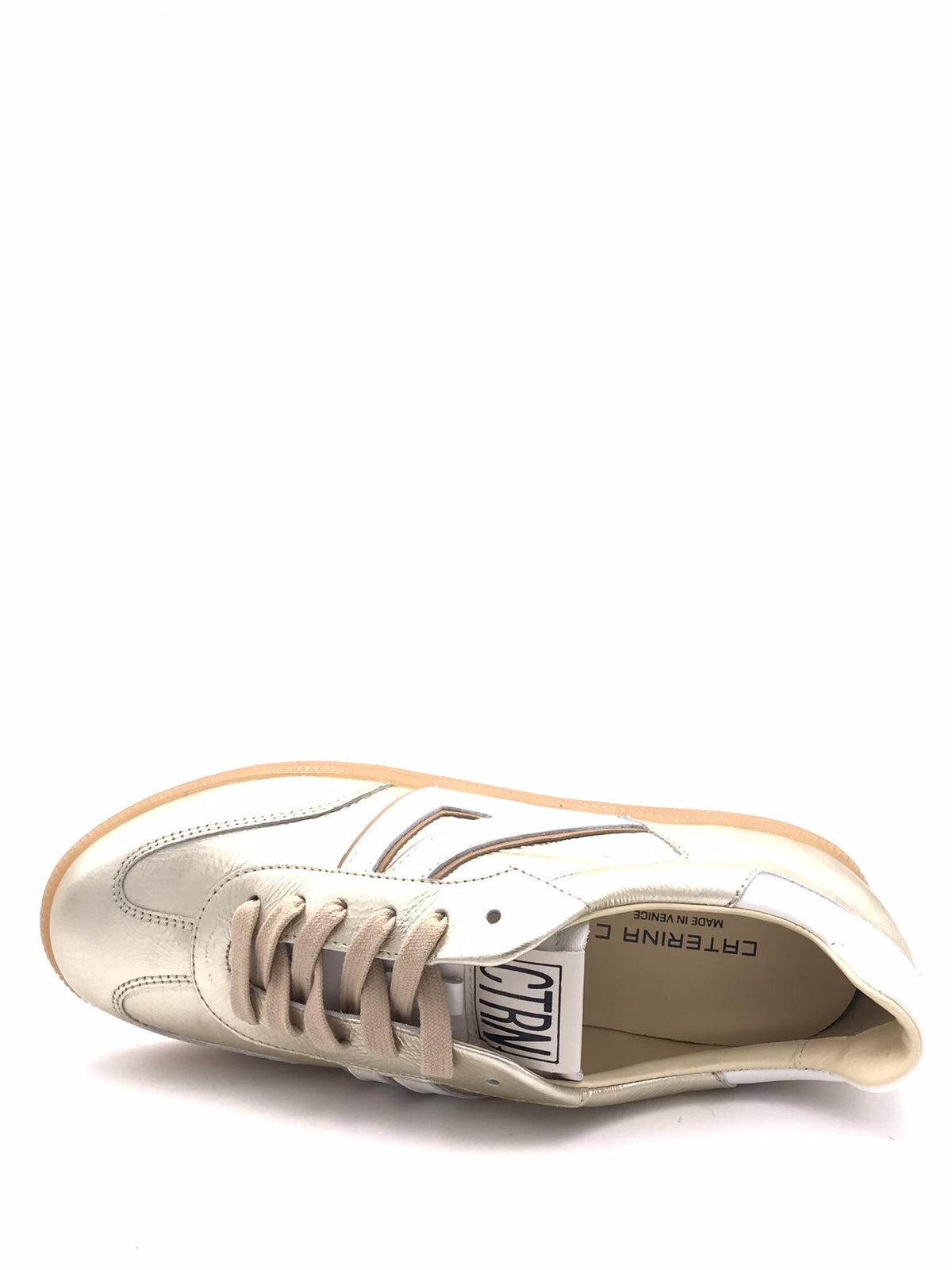 Sneakers donna in pelle laminata platino