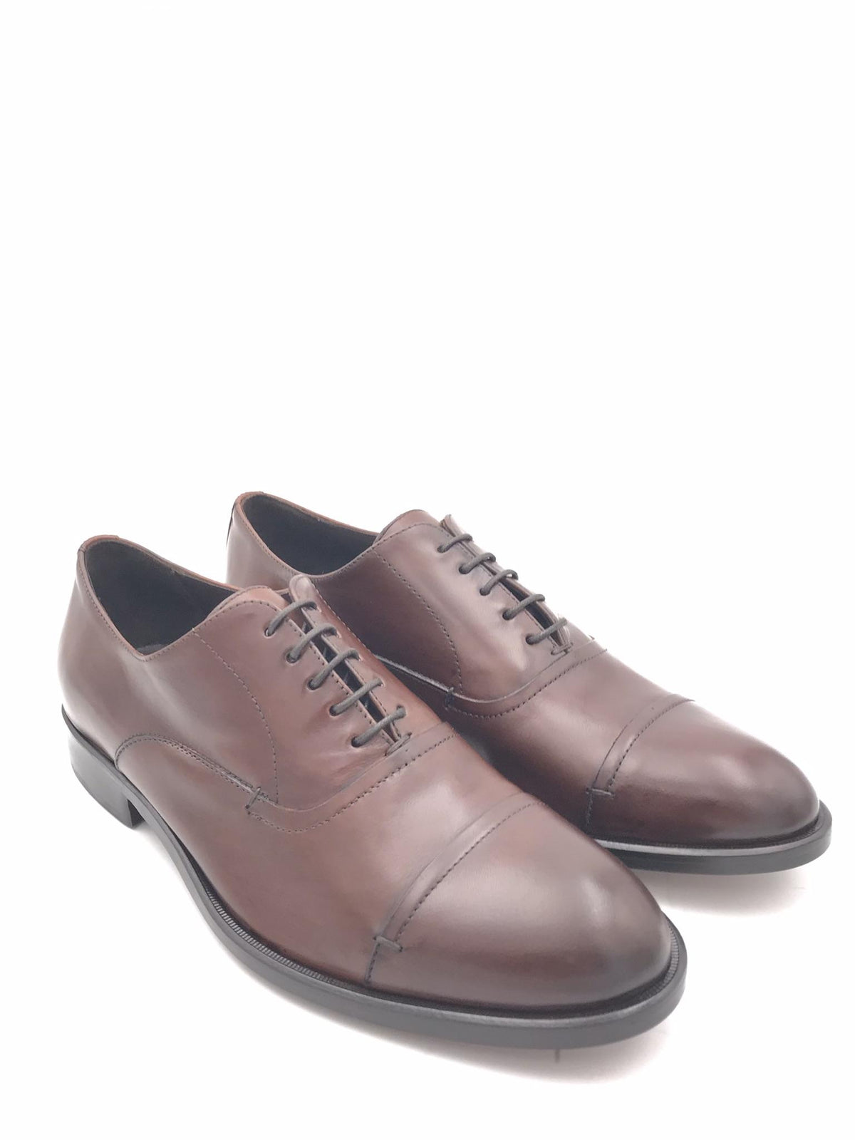 Scarpa allacciata elegante marrone