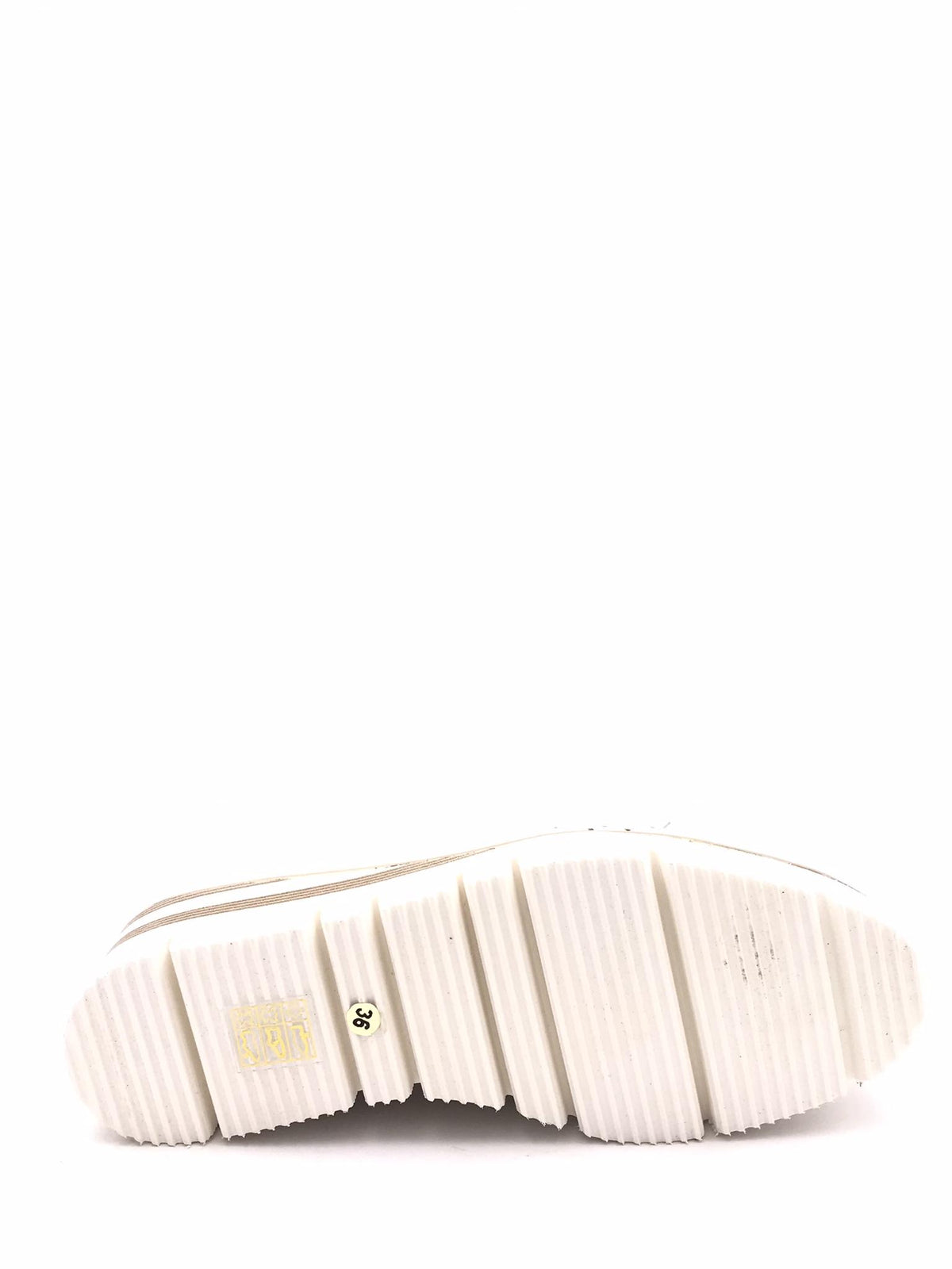 Scarpa accollata in pelle beige