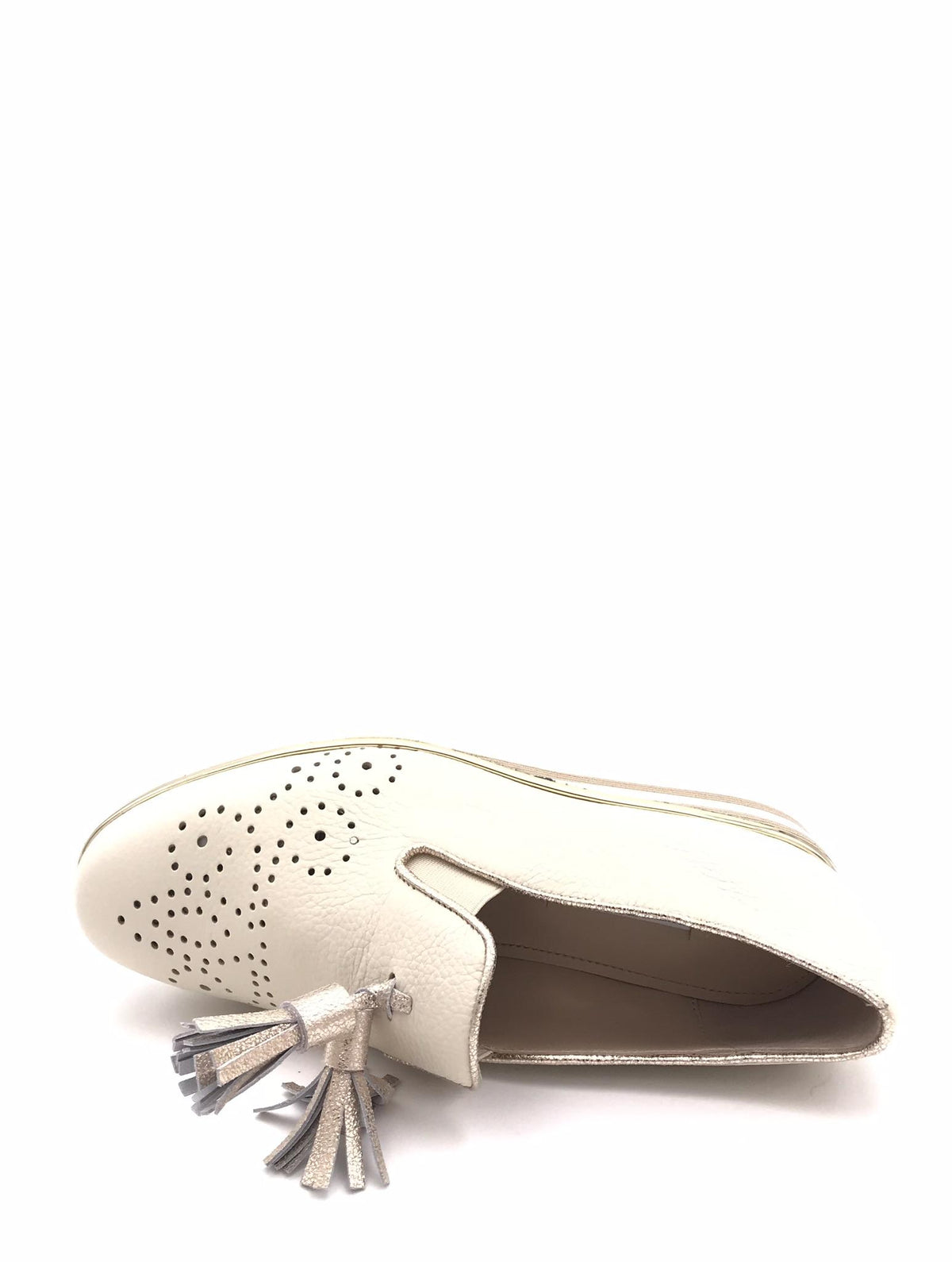Scarpa accollata in pelle beige