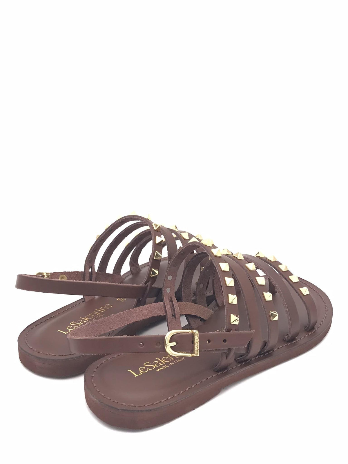 Sandali bassi infiladito in pelle marrone con borchie 1191 MARRONE LE SALENTINE 